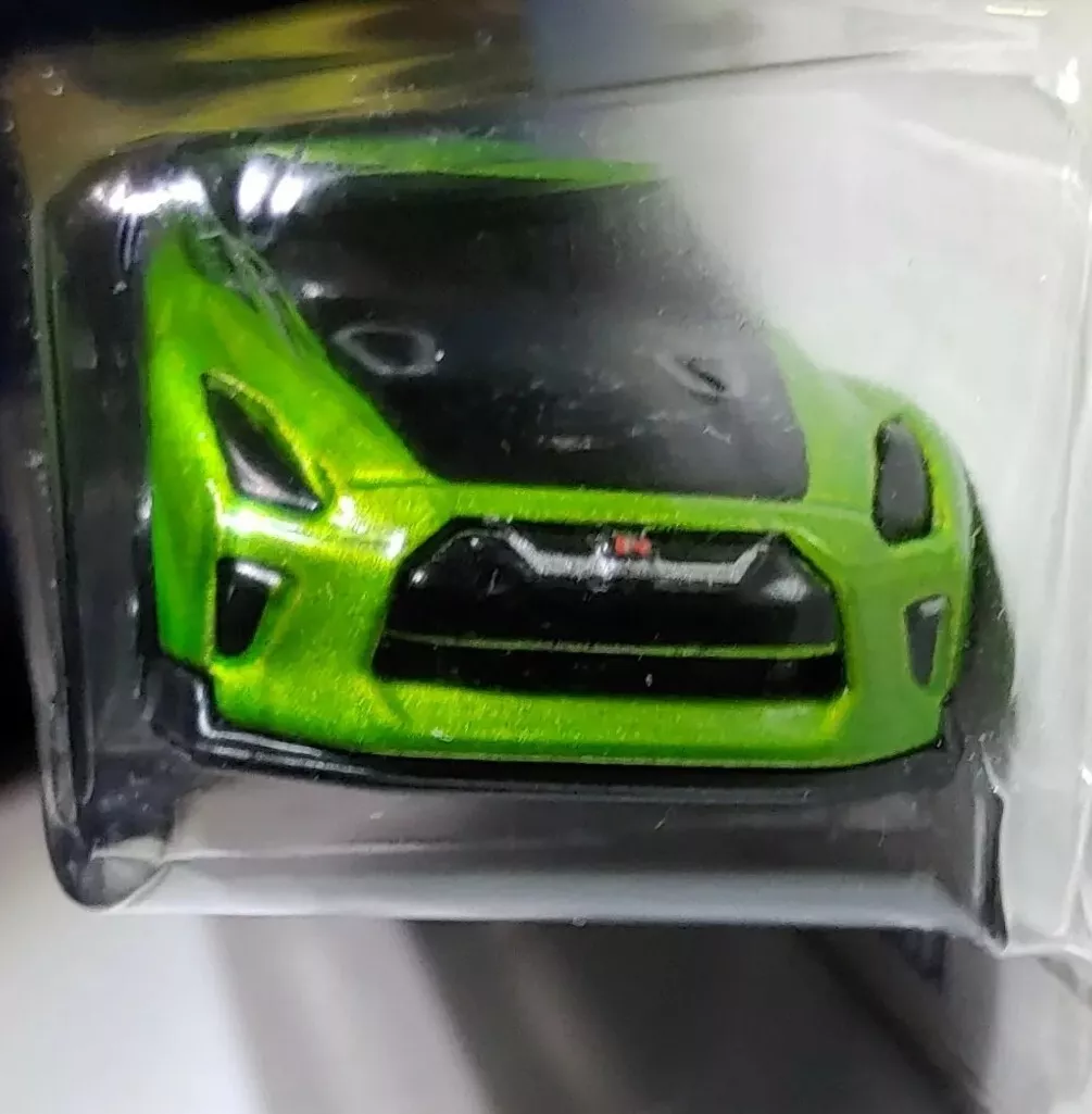 Tanner Fox Signed Guaczilla Hot Wheel green 61 250 17 Nisaan GT R R35 collect