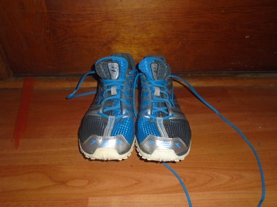 brooks tennis shoes mens online