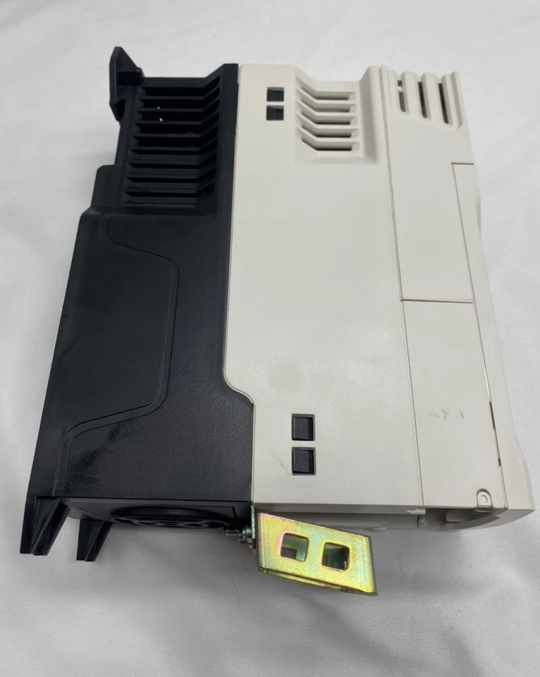 Emerson M100-02100042A VFD drive 1HP 100-120v/18.8A input, 0-240V/4.2A output - Image 4 of 4