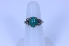 Beautiful Sterling Silver Green Oval Turquoise Ring Size 5.25- 13216
