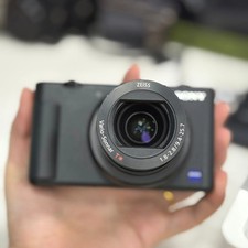 Sony ZV-1 20,1 megapixel fotocamera digitale compatta flip-out schermo LCD da 3,0" con caricatore