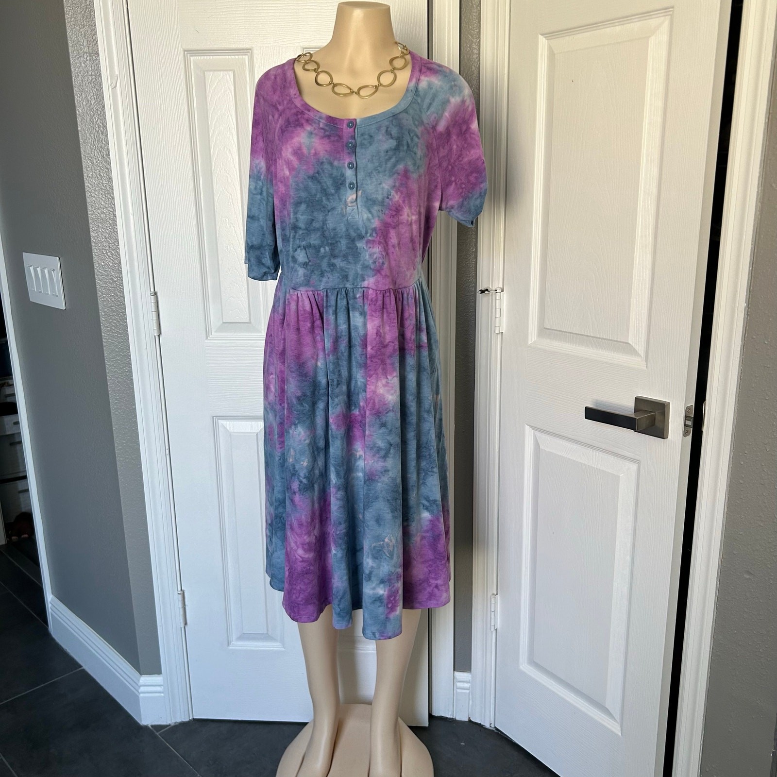 Torrid Tie Dye Midi Dress Size 0 Purple Blue Short Sleeve
