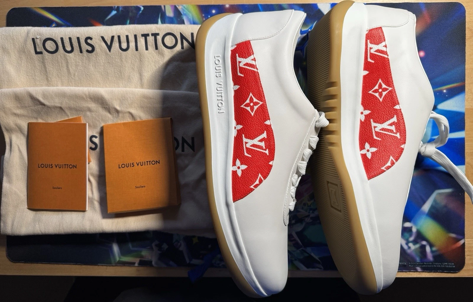 Baskets Louis Vuitton x Supreme Monogram LV Run Away chaussures baskets LV taille 11