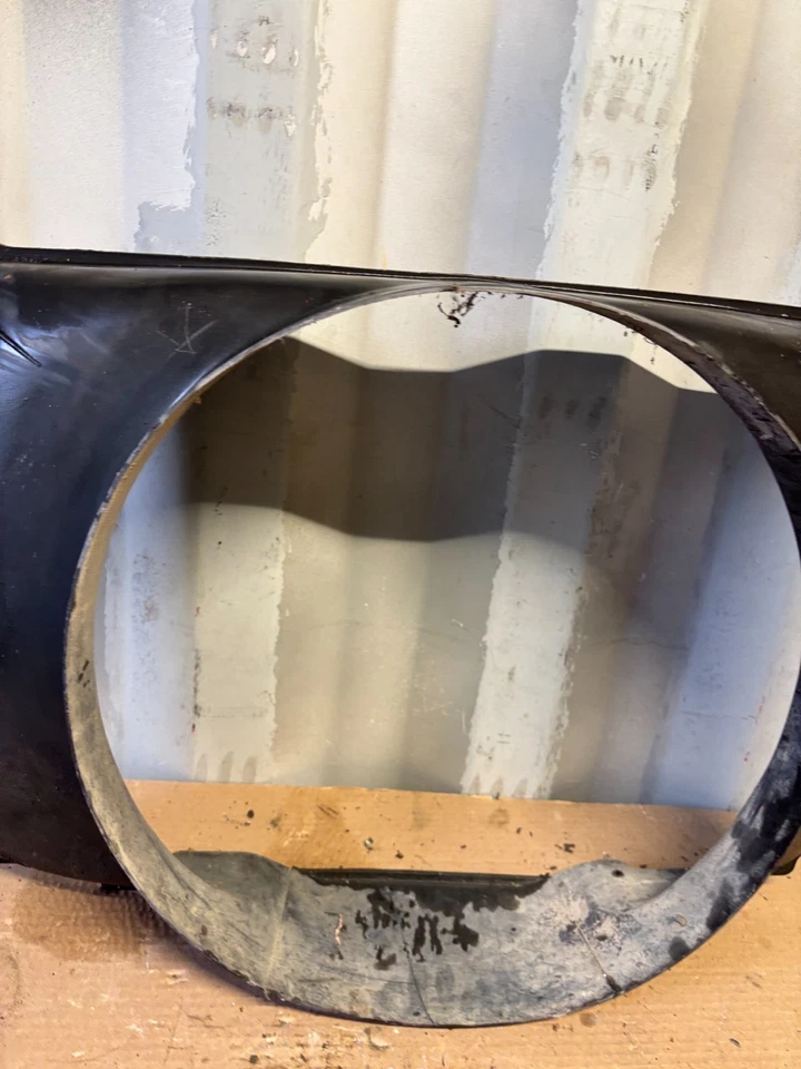 C10 K10 1967 1972 1971 camioneta Chevrolet GMC radiador motor cubierta ventilador 3889079 OE Foto 3 de 4