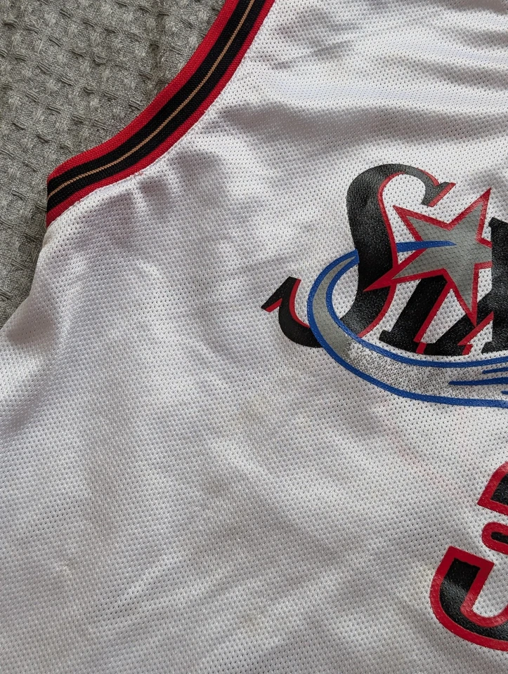 Camiseta Philadelphia 76ers Niños Grande Blanca NBA Baloncesto Allen Iverson 3 Reebok Foto 4 de 4