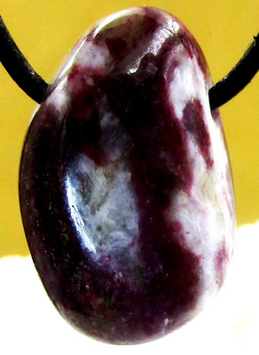 TURMALIN ROT in GRANIT  Freeform Trommelstein gebohrt  EDELSTEIN  ANHÄNGER  Nr.4