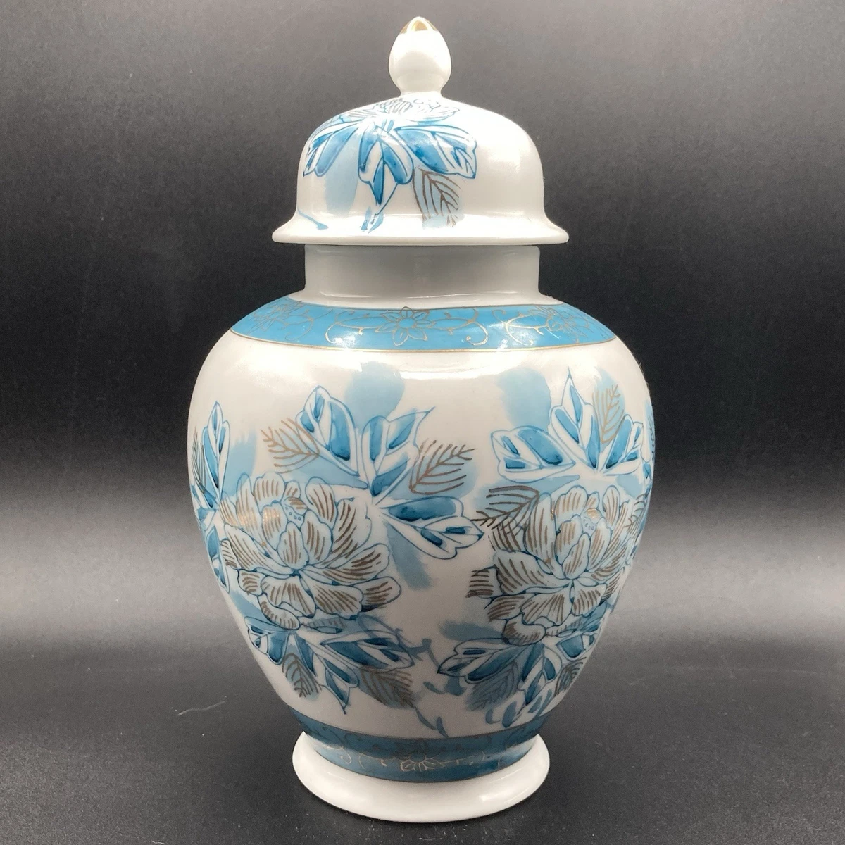 Blue And White Jar In Collectible Japanese Vases & Jars (1900-Now