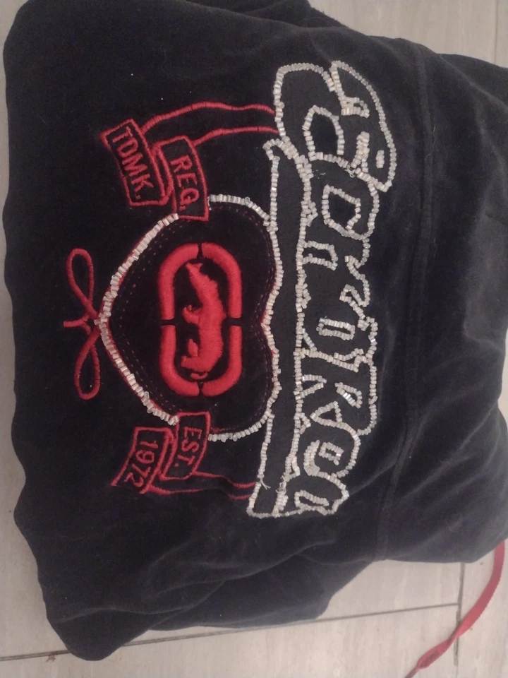 Sudadera con Capucha Y2K Ecko Para Mujer Roja Negra Terciopelo Cremallera con Logo Rojo y Cuentas Blancas XL Foto 4 de 4
