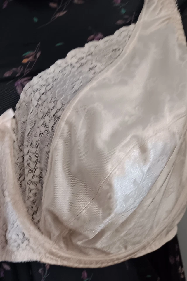 Sujetador color marfil + encaje sin relleno sin forro con cable 3 piezas copas contratadas talla 40DDD Foto 3 de 4