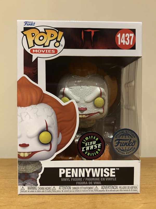 Pennywise 1437 IT Glow Chase Exclusive Funko Pop Vinyl Figure In Pop Protector