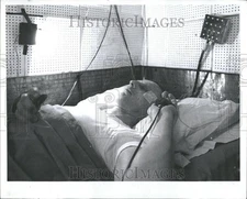 1962 Press Photo Gerald Gimpel Sleep Work Switches - RRV92219