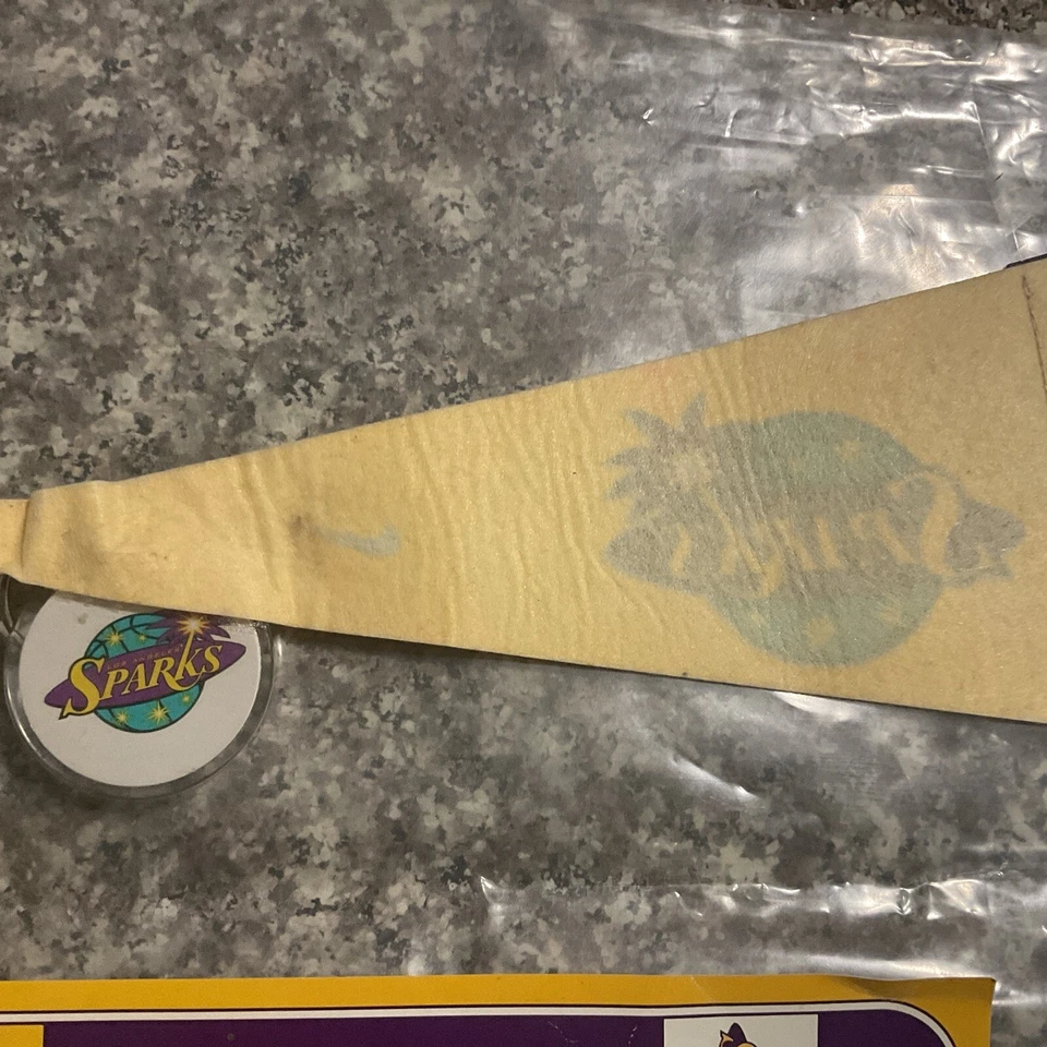 L. A. Sparks Autographed Memorabilia W/ Mini Banner & Key Chain. - Image 4 of 4