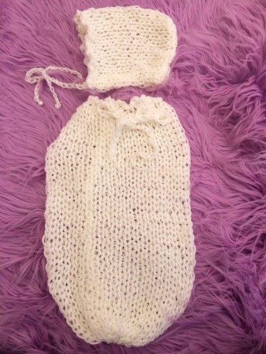 NUEVO Hecho a Mano Crochet Recién Nacido Tejido Bolsa y Gorro JUEGO Foto Utilería - Imagen 8 de 9