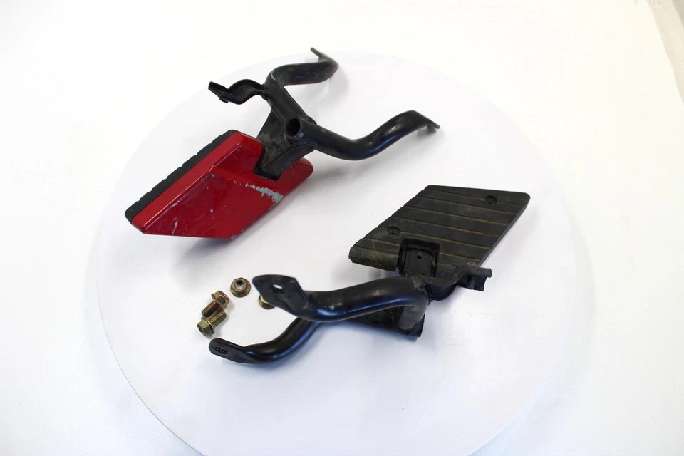 10 KYMCO PEOPLE S 250 OEM FRONT FOOT RESTS PEGS STEPS SET PAIR - Image 2 of 4