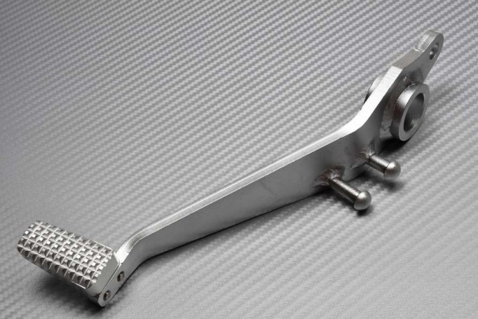 Pédale de frein arrière Kawasaki Z900RS à embout antidérapant pour un contrôle total