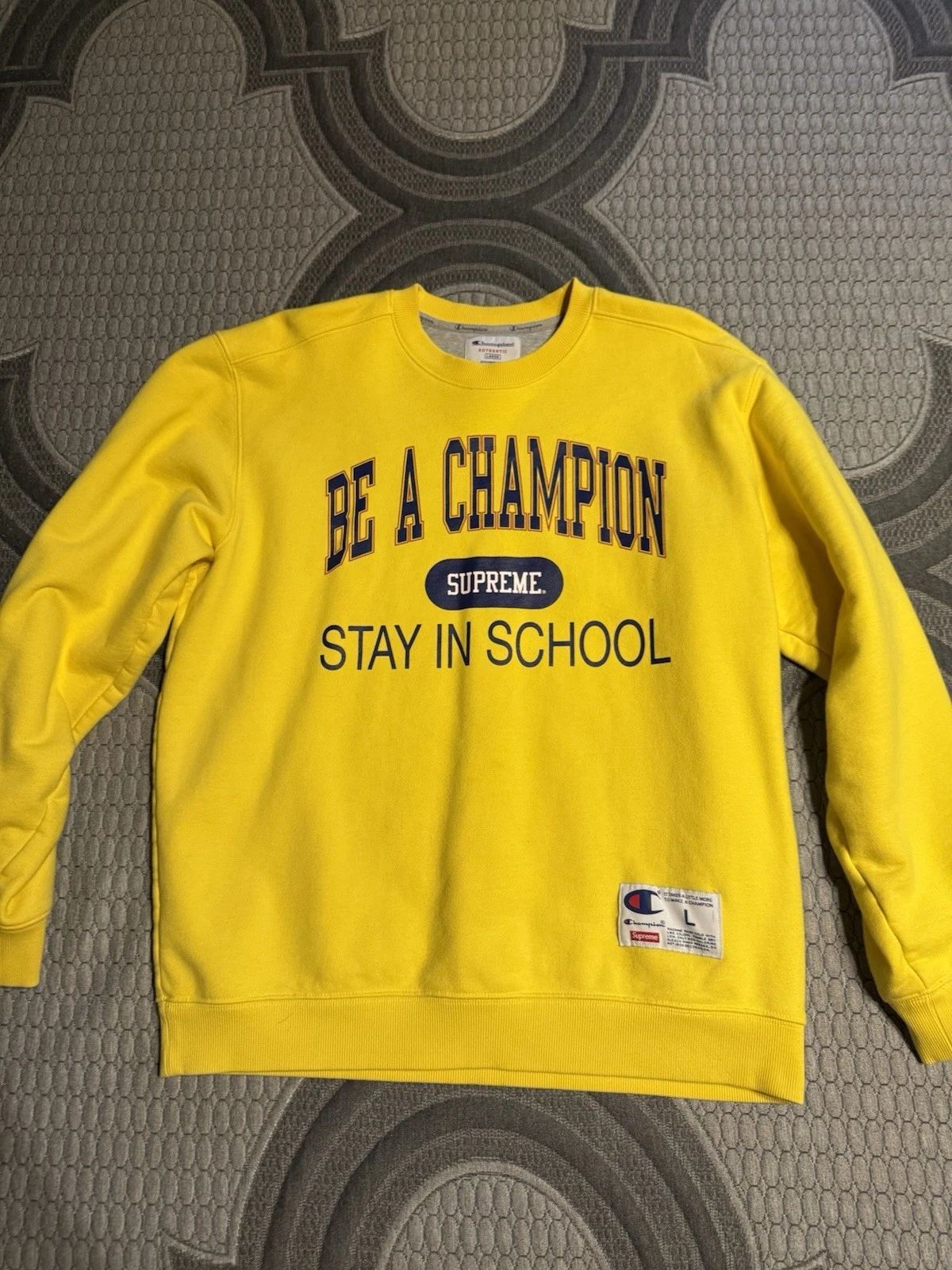 Col rond jaune Supreme Champion Stay In School Taille : US L
