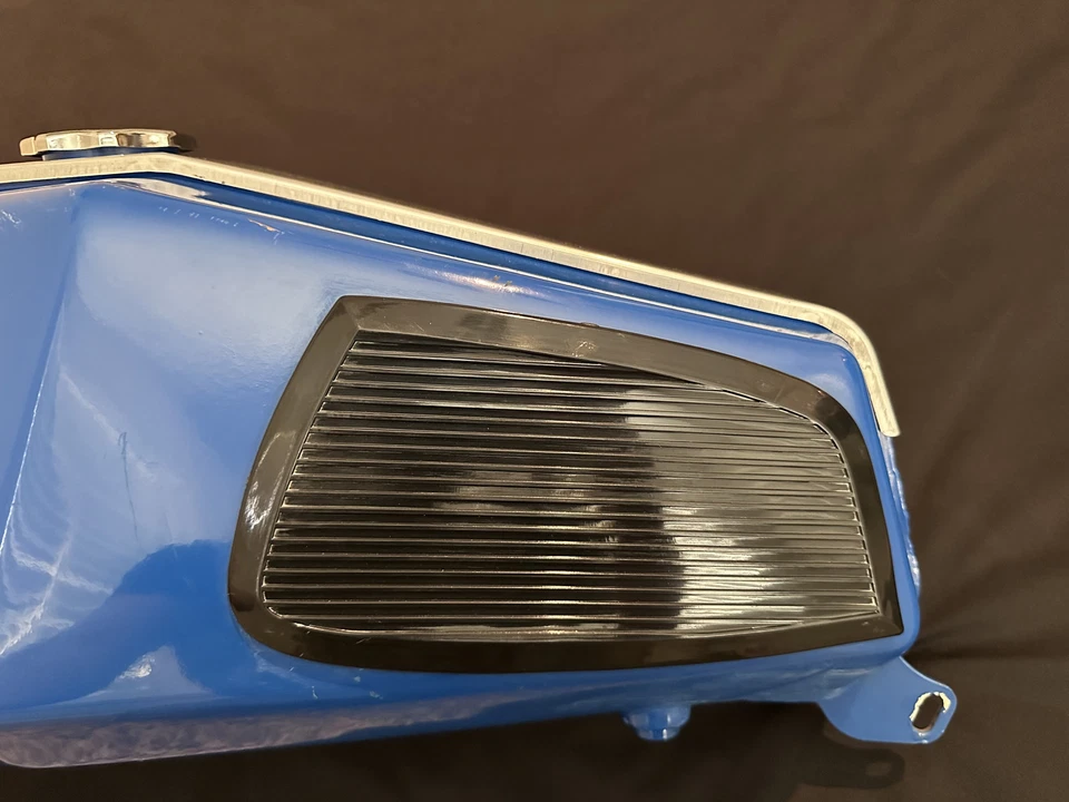 Бензобак для мотоцикла CZ 1973 400 куб. см мотокросс от оригинального производителя новый из старых запасов никогда не использовался - Изображение 3 из 4