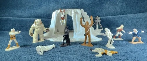 Star Wars Kenner 1982 Micro Collection Lot of 11 Die Cast Figures and Wampa Cave