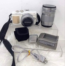 Olympus PEN Lite E-PL7 Mirrorless Camera with 32GB SD Card - Low Shutter Count