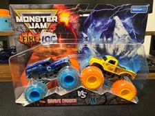 GRAVE DIGGER VS WHIPLASH FIRE & ICE 2025 Monster Jam Truck 1/64