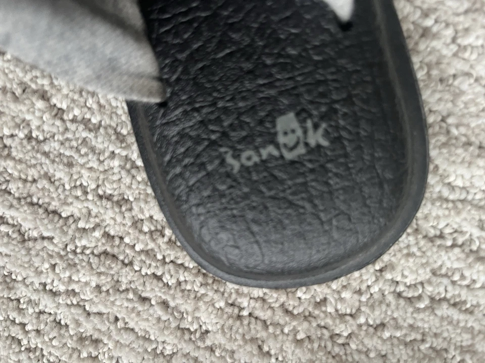 Sandalias chanclas Sanuk para mujer yoga negras y grises talla 8 usadas en excelente estado Foto 4 de 4