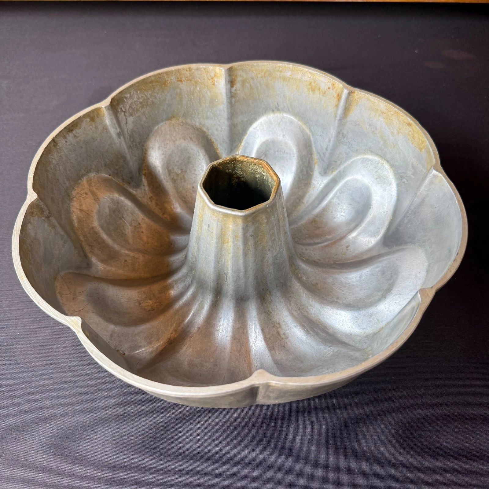 Vtg West Bend Aluminum Bundt Cake Pan Fluted Mold Sheer Cake Pan 10in