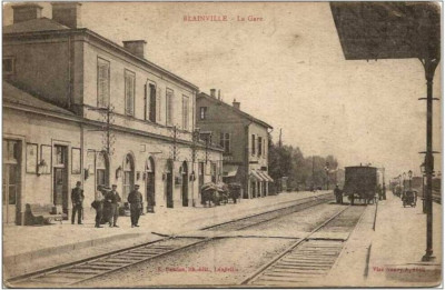 J03 / DEPT.54 CPA BLAINVILLE LA GARE DOS DU TRAIN ANIME