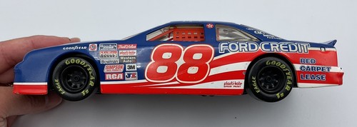 1996 Hasbro Die Cast - 1:24 Scale - #88 Dale Jarrett- Ford Quality Care- Loose - Picture 9 of 9