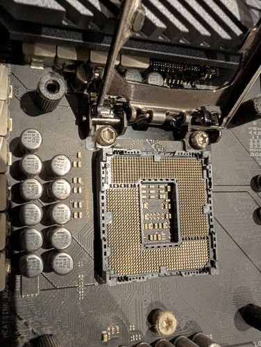 ASUS ROG Maximus XI Hero Wi-Fi Motherboard LGA 1151 DDR4 ATX - Photo 3/9