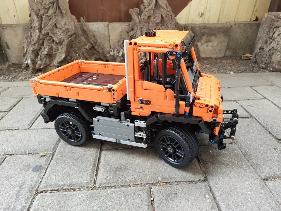 Lego Unimog designed by EricTrax | MOC vom Set 42177 Mercedes G500 - Bild 2 von 4