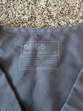 Men's Figs Charcoal Grey Scrub Top V-Neck Size XL
