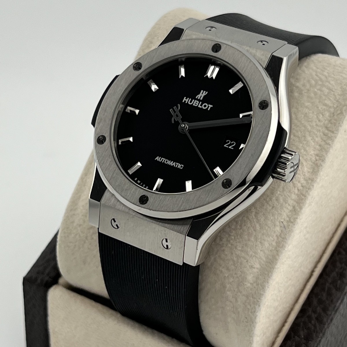 Hublot Classic Fusion Automatic 565.NX.1470.RX 38mm Titanium Black