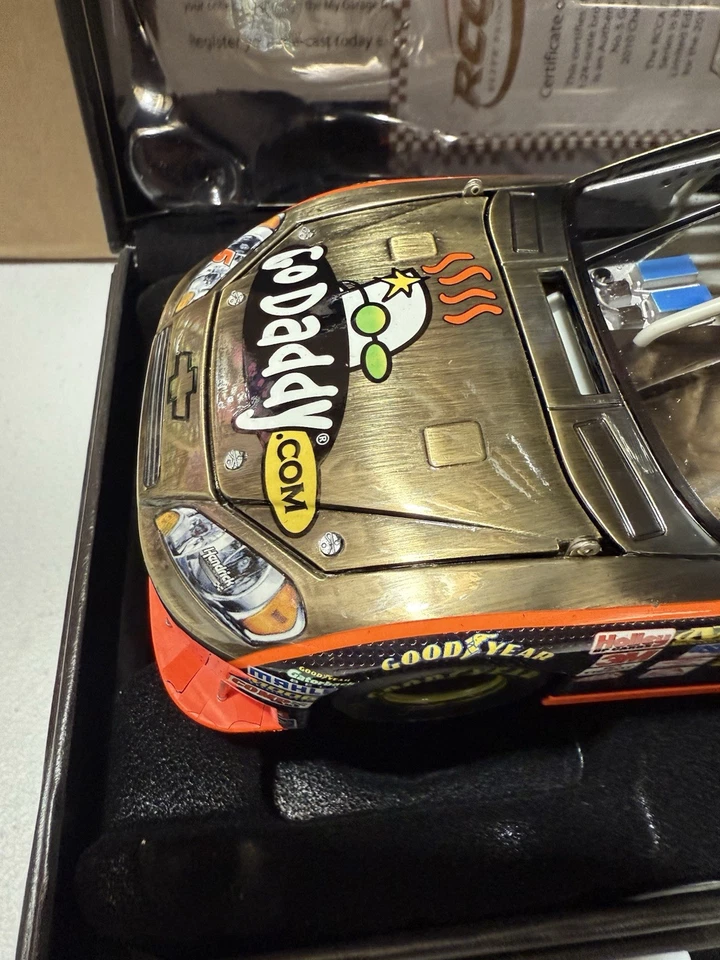 RARE* Mark Martin BRONZE FINISH ELITE #5 Go Daddy 2010 1/24 Nascar Diecast READ* - Image 3 of 4