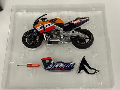 1/12 Tamiya Master Work Honda RC211 V from 2003 Moto GP of V.Rossi