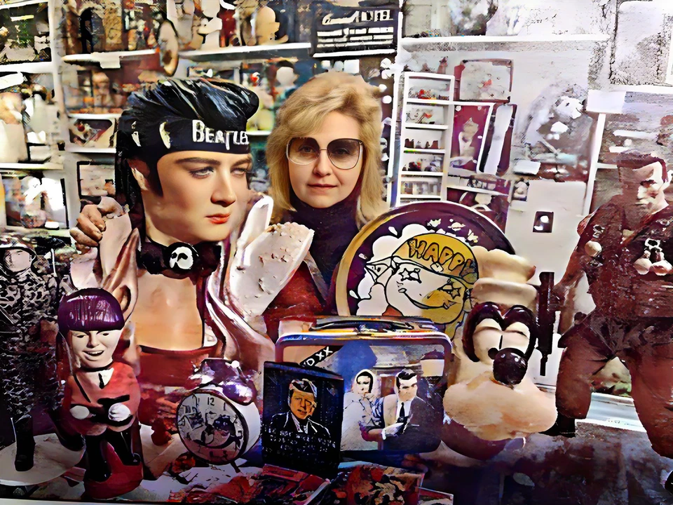 The Beatles Strawberry Fields Forever T-Shirt Brand New - Image 4 of 4