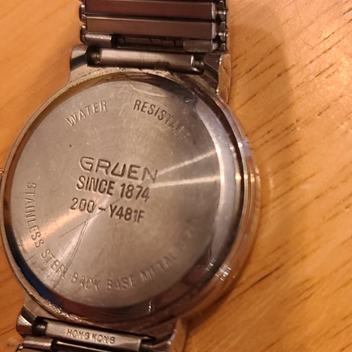 Gruen Men's Silver And Gold Tone Stretchy Band Wrist Watch NOT WORKING/ FOR... - Picture 2 of 3