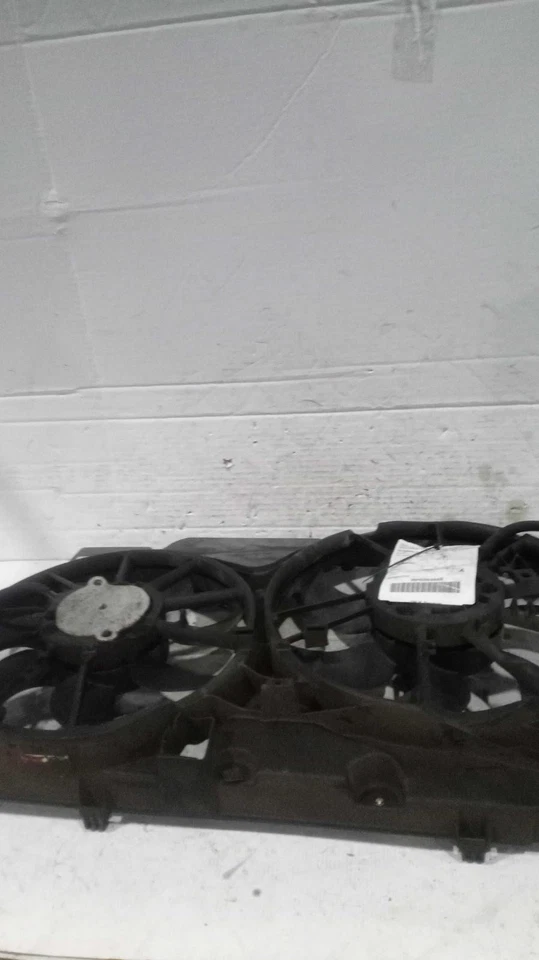 2014 Lincoln MKS Engine Cooling Fan Motor OEM Black 142K Miles DG138C607CA - Image 2 of 4