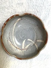 Mino Ware Ceramic Plate 10-inch Gray Wavy Edge Crack Design Used