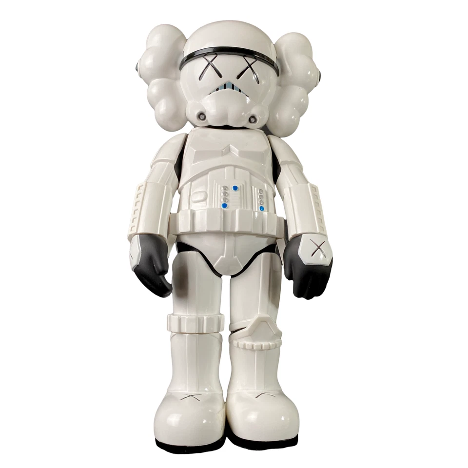 KAWS 的 Stormtrooper Companion 乙烯基人偶 — 第 2/4 张图片