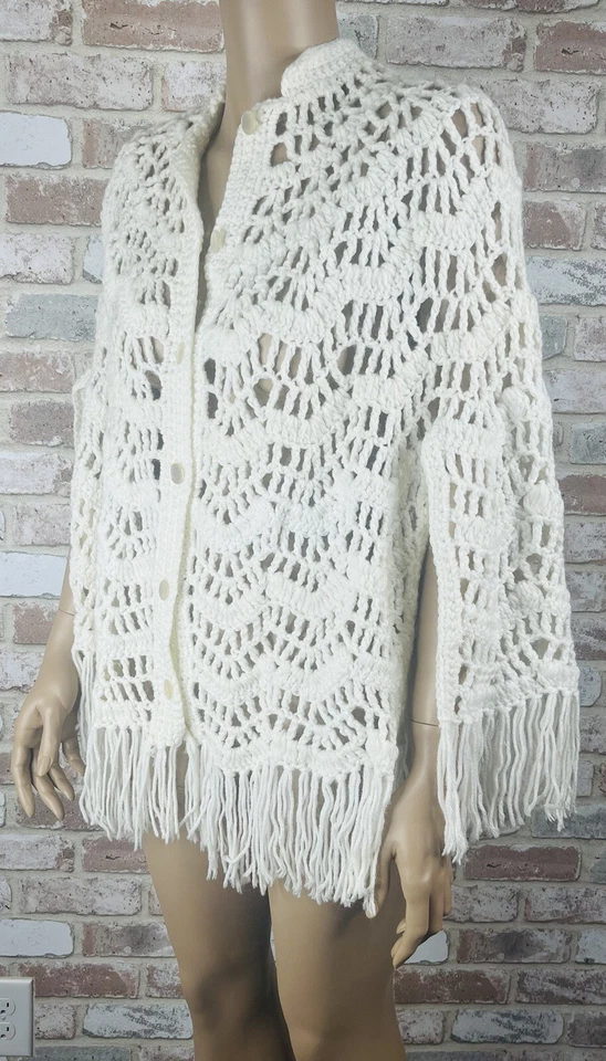 VTG Women’s Crochet Poncho One Size White Button Up Fringe Boho 60’s - Image 2 of 4
