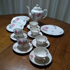 Service à café, Plat à Gâteau, Assiettes à Dessert (Porcelaine de Limoges)