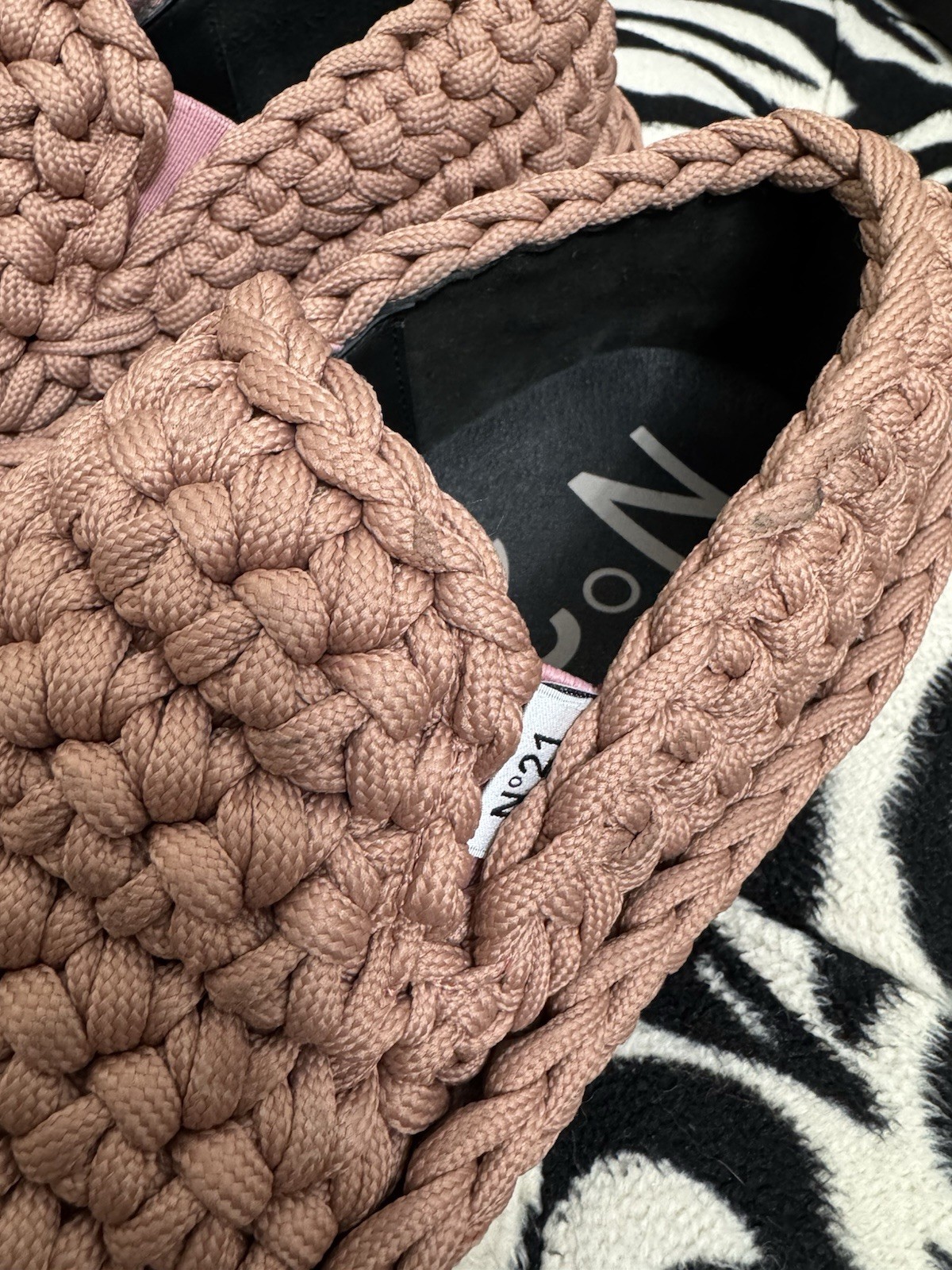 GENUINE NUDE PINK N°21 KNITTED SLIP ON TRAINERS,RUNWAY RAGE,SOLD OUT!BNWB,EU 37 image 9