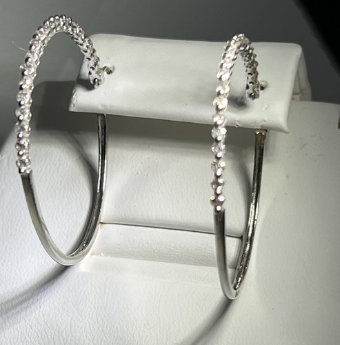 Orecchini a cerchio traforati design JWBR diamanti naturali oro bianco massiccio 10 kt - Foto 2 di 3