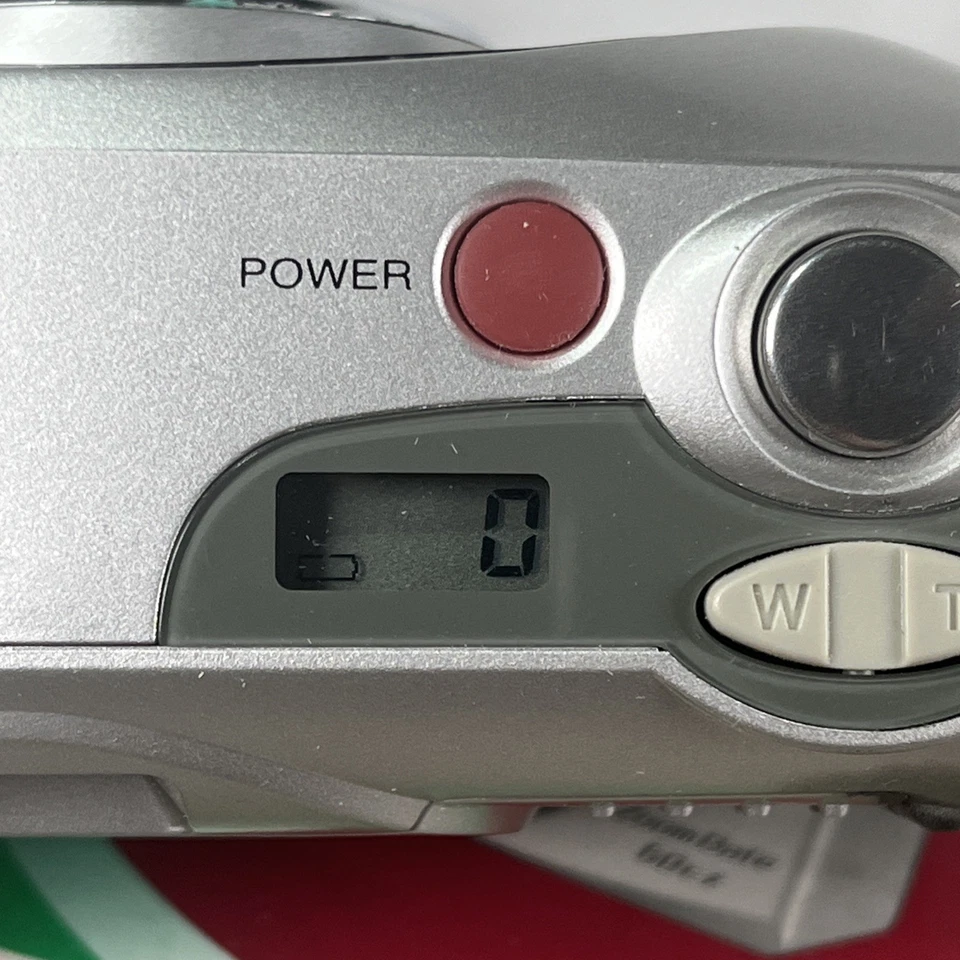 Fujifilm Zoom Date 60EZ Built-in Flash Auto-Focus 35mm Point & Shoot Film Camera - Image 4 of 4