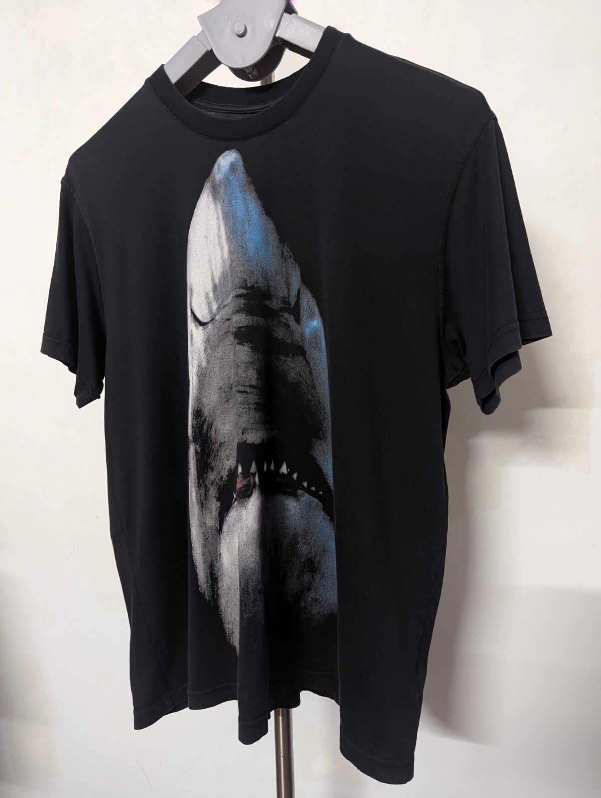 Givenchy Shark Print T Shirt S cuban fit - Gem