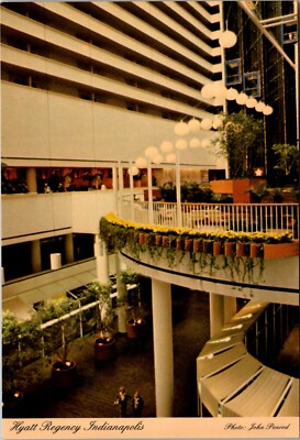 View of Interior, Hyatt Regency Hotel, Indianapolis Postcard Q72