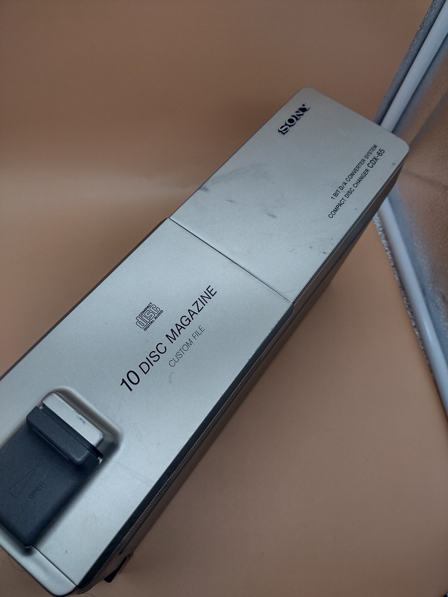 お見舞い 【ジャンク】SONY CDXC9000とCDX-65 カーオーディオ