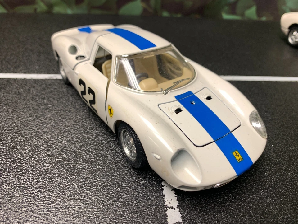 Imperfect 1:24 Diecast Car PAIR! BURAGO FERRARI 250 LE MANS 1965 No Box AS-IS - Image 2 of 4