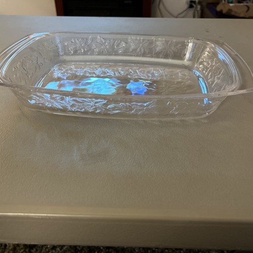 PRINCESS HOUSE FANTASIA Crystal Poinsettia Casserole Baking Dish~13.5" x 8.5" - Picture 3 of 6
