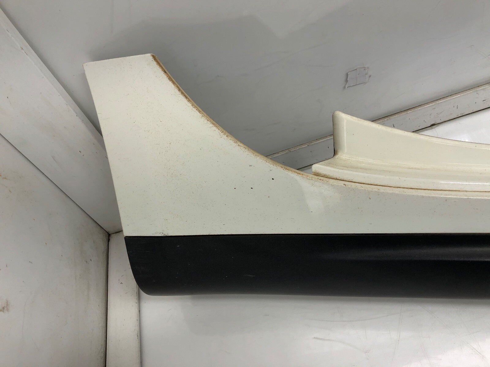 2014-2022 MASERATI GHIBLI RIGHT PASS SIDE SKIRT ROCKER PANEL OEM BIANCO WHITE.